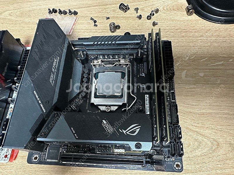 Rog strix z490-i + 16gb 3200 +...--1