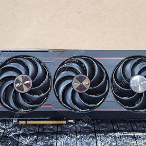 사파이어 펄스 라데온 RX6800 팝니다. 상태 굳 박스있음