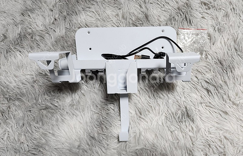 PS5 벽걸이 거치대 판메합니다(택포)--1