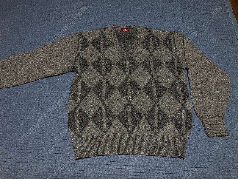 캐시미어 아가일 패턴 브이넥 니트 스웨터 100-105