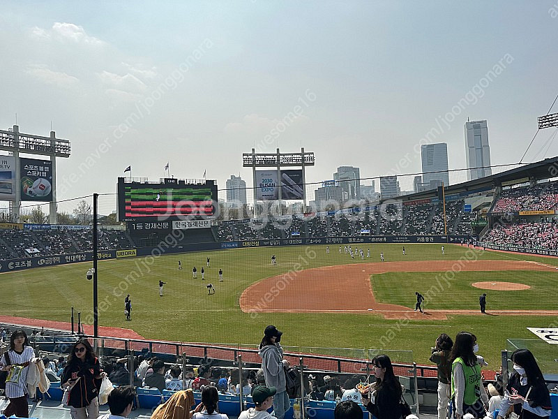 4/13 토요일 두산 LG 3루테이블 2연석 양도--0