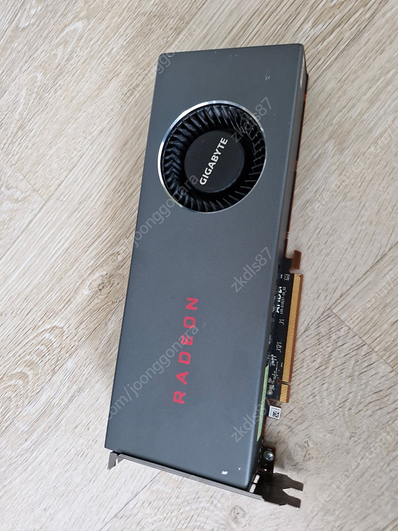 라데온 rx5700 기가바이트 그래픽카드 팝니다