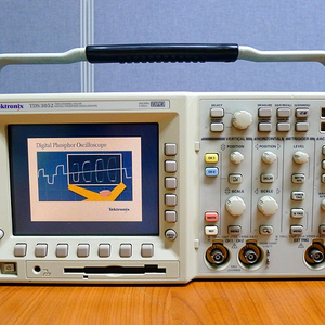 TDS3052 오실로스코프 Tektronix 3052 500MHz 중고오실로스코프