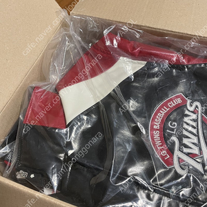 엘지트윈스 유광점퍼 구로고 (새제품) 105사이즈 데상트