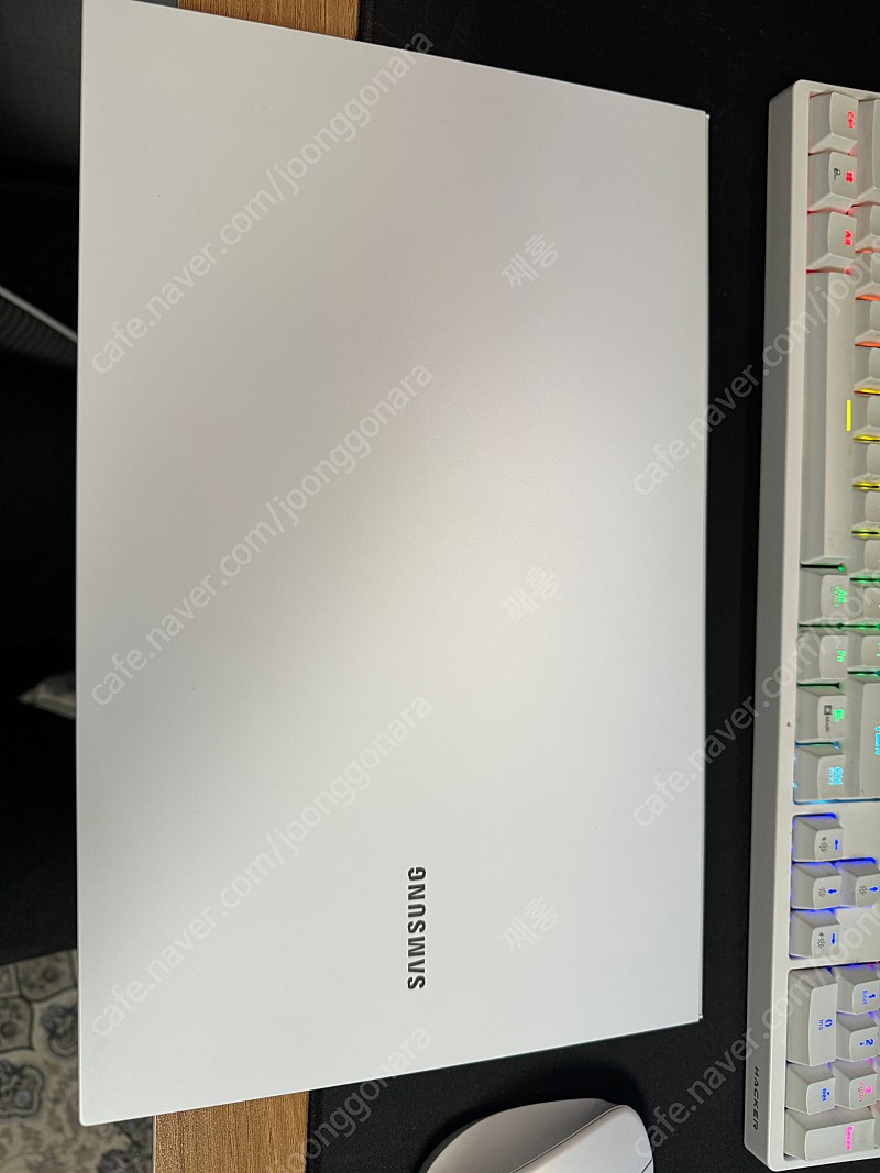 팝니다 삼성노트북 이온2 i7 램24GB 지포스MX450 SSD256GB