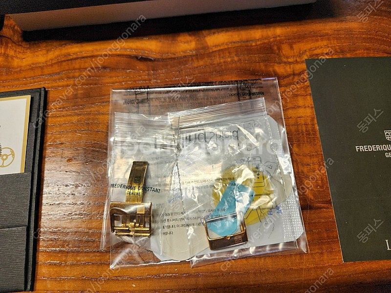 프레드릭 콘스탄트 하트비트 문페이즈 판매합니다.--5