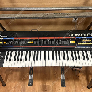 Roland Juno-60 신디사이저