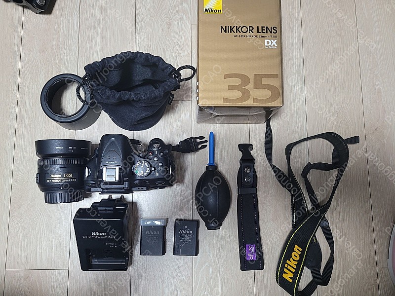 니콘 Nikon DSLR D5200 바디 및 AF-S DX NIKKOR 35mm F/1.8G 단렌즈 , 포토 프린터 , 카메라 가방 판매 (상태 A+)