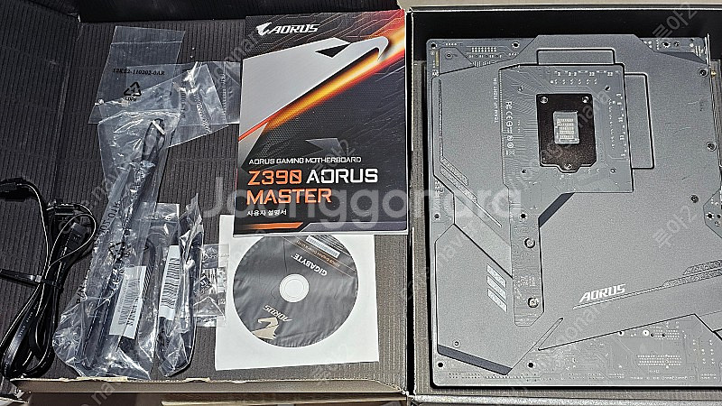 Z390 aorus master--1