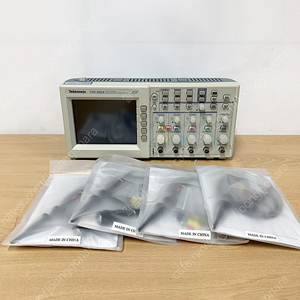 Tektronix TDS2024 오실로스코프 200MHz 2GSs 4CH Oscilloscope 팝니다