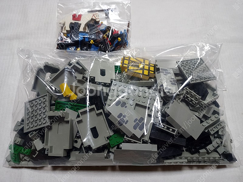 올드 레고 6074 (독수리성) 중고 판매합니다--0