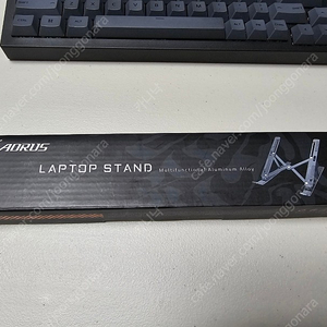 Gigabyte AORUS 휴대용 알루미늄 노트북 거치대