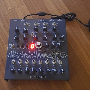 atomosynth mochika x2 신스 판매합니다.