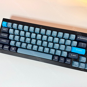 키크론 Q2 프로 블랙 키보드 팝니다.