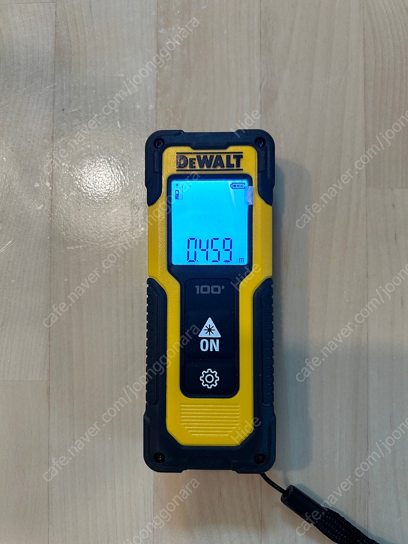 레이저 거리측정기 DeWALT DWHT77100XJ 모델 판매합니다.