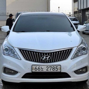 [현대]그랜저 HG HG240 MODERN 기본형 l 2014년식 l 234,723km l 흰색 l 440만원 l 이재성