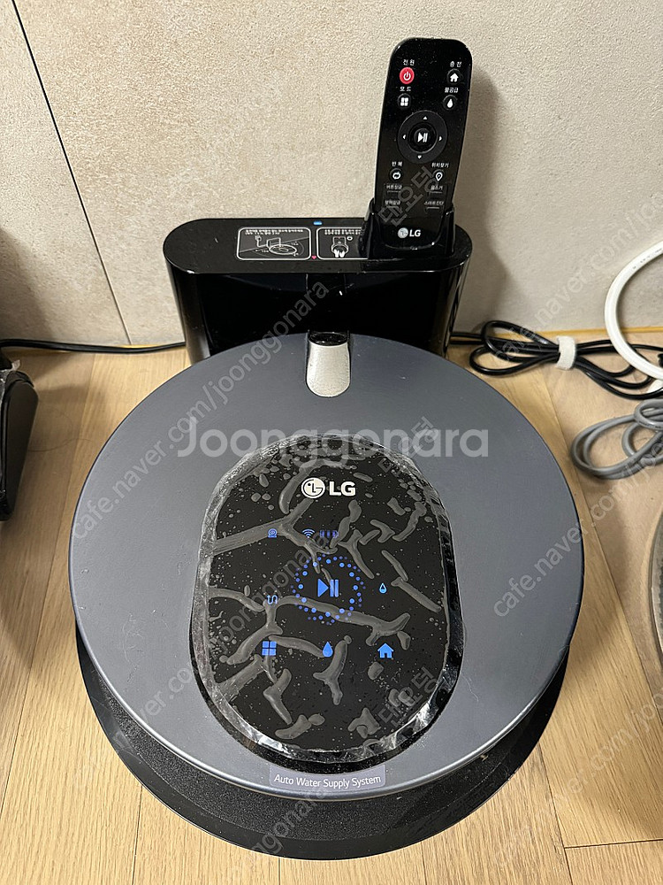 lg 코드제로 m9 물걸레청소기 내놓아요--1