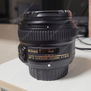 니콘 AF-s 50mm f1.8G 50.8g 12만원에 팝니다.