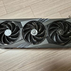 MSI RTX 4080 GAMING X TRIO 그래픽카드