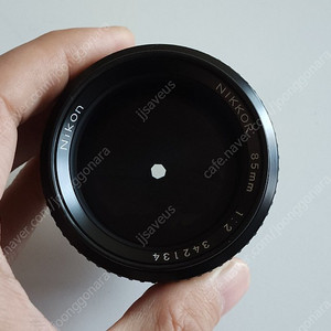 니콘 mf 85mm f2.0 ai-s 렌즈
