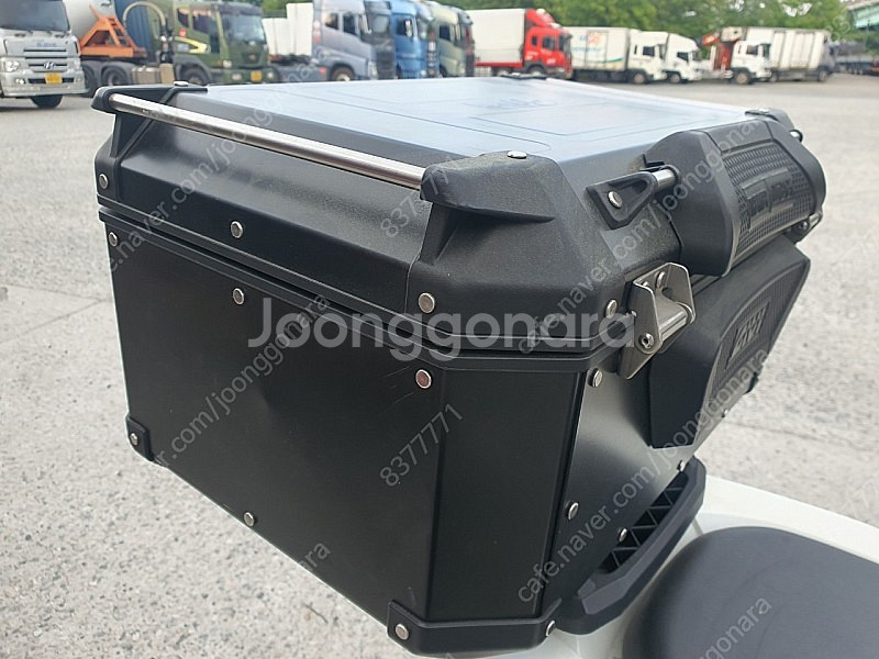 기비아웃백 58리터 블랙 입니다​ ​ ​정품 등받이 ​...--2