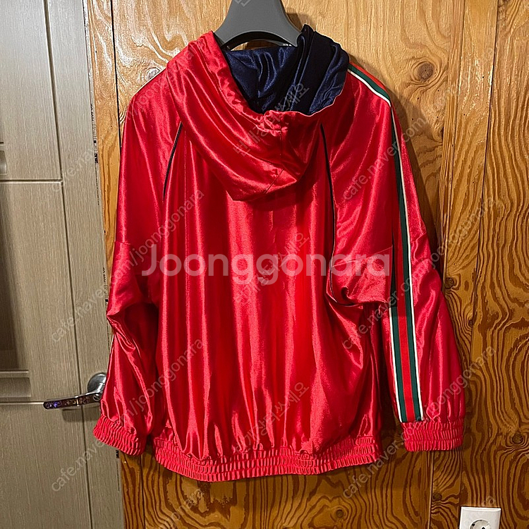 구찌 2021 시즌 바람막이 자켓 판매 합니다.--4