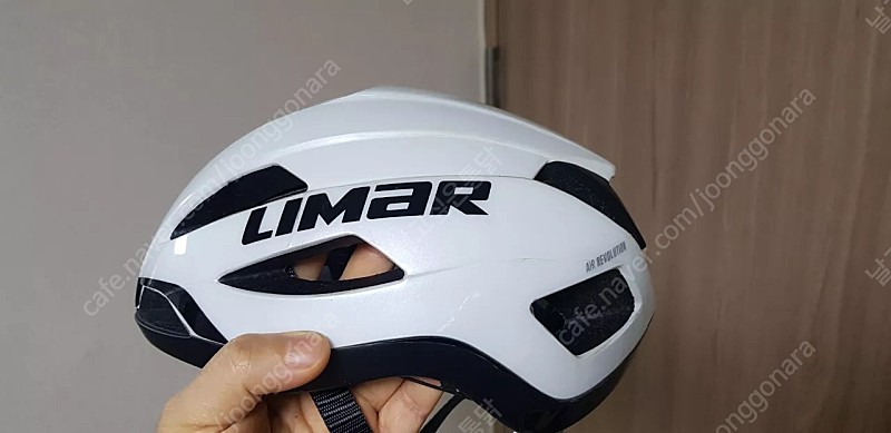 자전거 헬멧 리마 에어마스터 화이트 색상 M 사이즈 판매합니다.