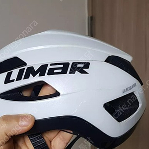 자전거 헬멧 리마 에어마스터 화이트 색상 M 사이즈 판매합니다.