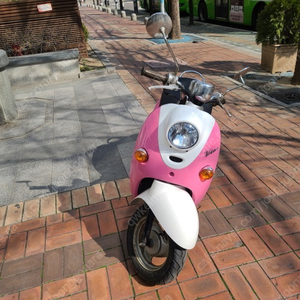 야마하 비노50cc 스쿠터 핑크색상 판매합니다.