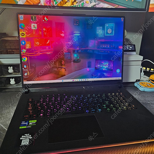 ASUS ROG STRIX SCAR 18 G834JZR-R6014W 팝니다. 24년 출시 노트북