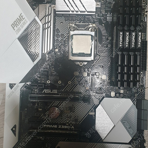 9700k+z390+32기가 렘세트 판매합니다.