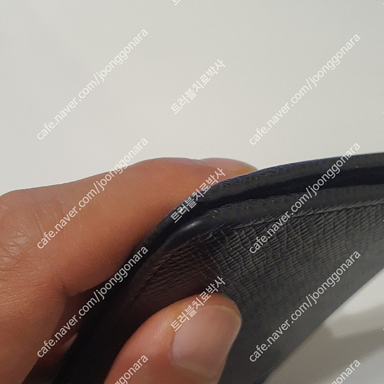 정품 루이비통 타이가 남자 반지갑 이미지