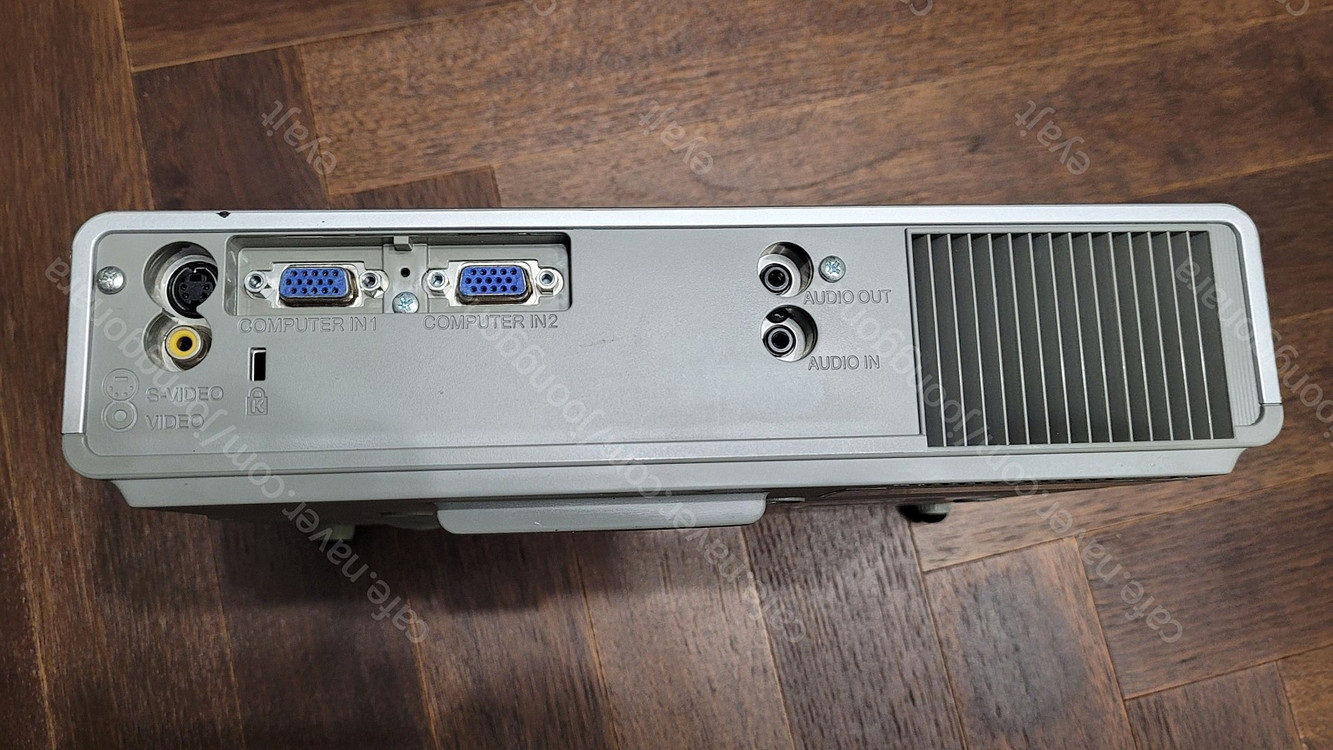 히타치 3LCD 프로젝터CP-RX70 판매 합니다.--2