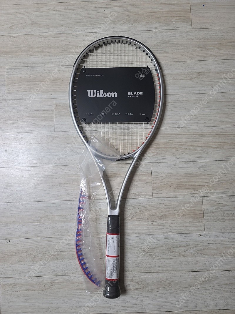 [새상품] 윌슨 테니스라켓(블레이드98 v8, 305g)
