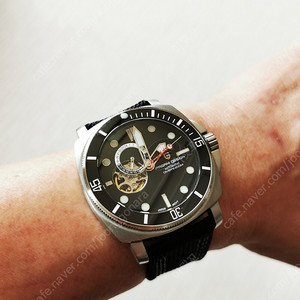 파가니 디자인 오픈 하트 블랙 오토매틱 시계 새제품