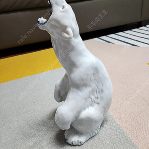 로얄 코펜하겐 2010 북극곰 시리즈 포효하는 곰 피겨린 판매합니다.