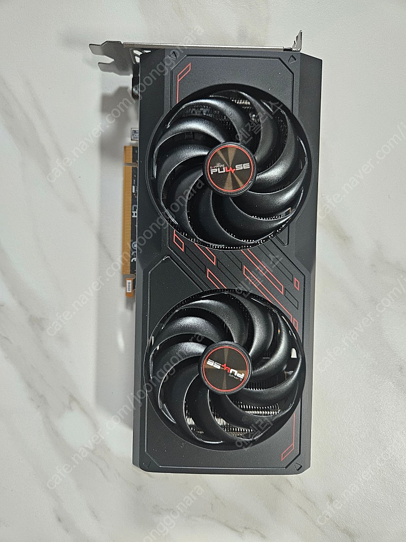 SAPPHIRE 라데온 RX 7600 PULSE OC D6 8GB 개봉한지 한달된 제품팝니다.