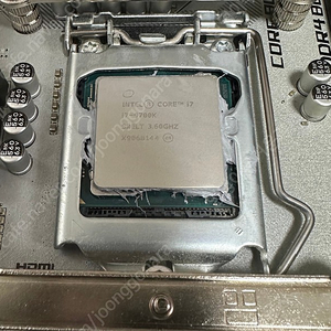 9700K CPU 팝니다. (정발, 박스유)