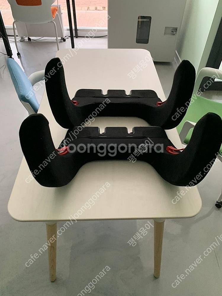 벤츠 B클래스 유아 헤드레스트 팝니다. B220 B20...--0