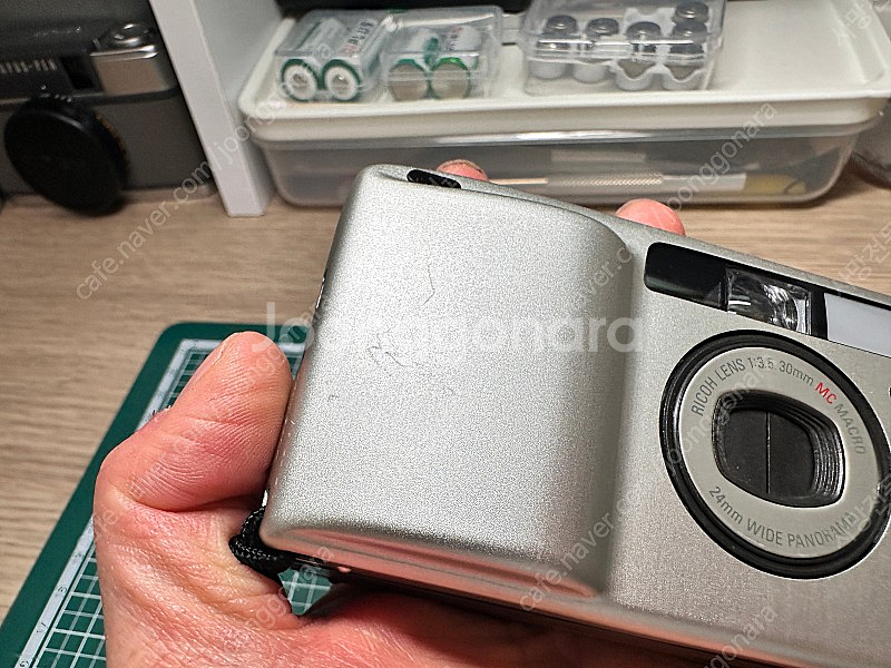 리코 r1s 자동 필름카메라 판매합니다.--6