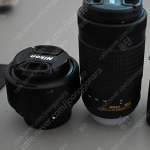 니콘 크롭 렌즈 두개 판매 합니다 (AF-S NIKKOR 50mm F1.8G) (AF-P DX NIKKOR 70-300mm F4.5-6.3G ED VR)