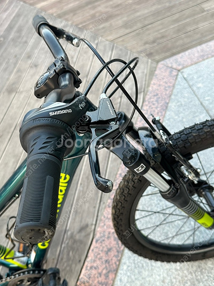 주니어 캐논데일 트레일 20인치 자전거 판매합니다--3