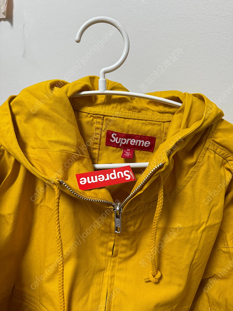 슈프림 아노락 옐로우 M사이즈 새제품 + 슈프림 스티커 + 슈프림 에코백 Supreme Cotton Utility Anorak Yellow - 24SS