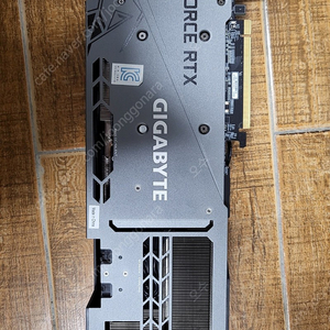 3070ti 그래픽 카드, 라데온5 5600X, 벤큐 2780 모니터 2대, 16GB 램, 벤큐 2780 모니터, G903 로지텍 마우스, 체리 3.0 키보드 판매합니