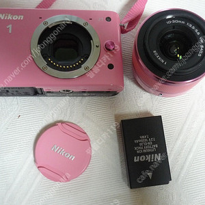 -소형 디카/미러리스 핑크색 니콘 1J1 +10-30mm VR 풀 세트 팝니다