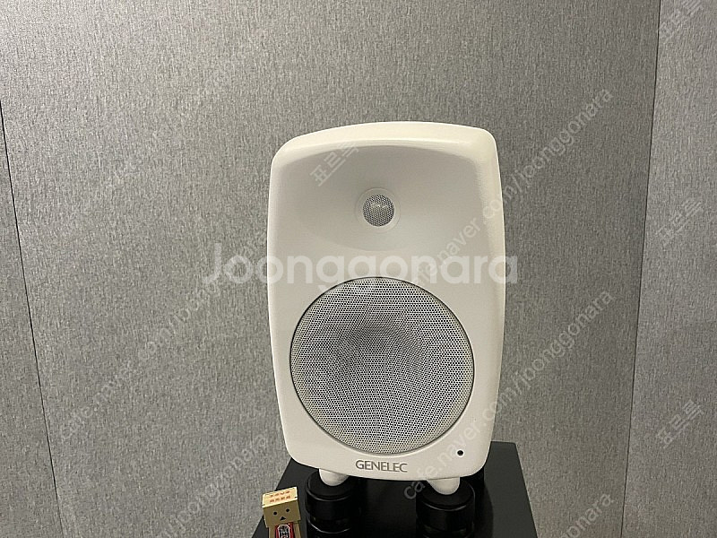 제네렉 8040B 화이트 판매합니다.--1