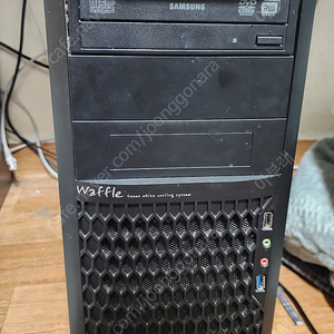 데스크탑 컴퓨터 팝니다. i7 3770 라데온 rx580 램24