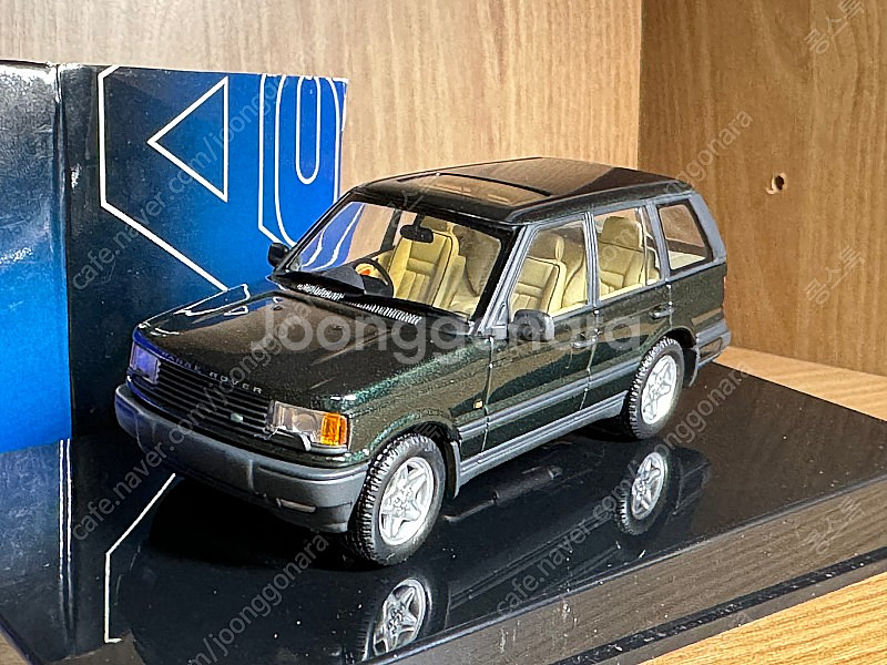 오토아트 1/43 레인지로버 그린--0