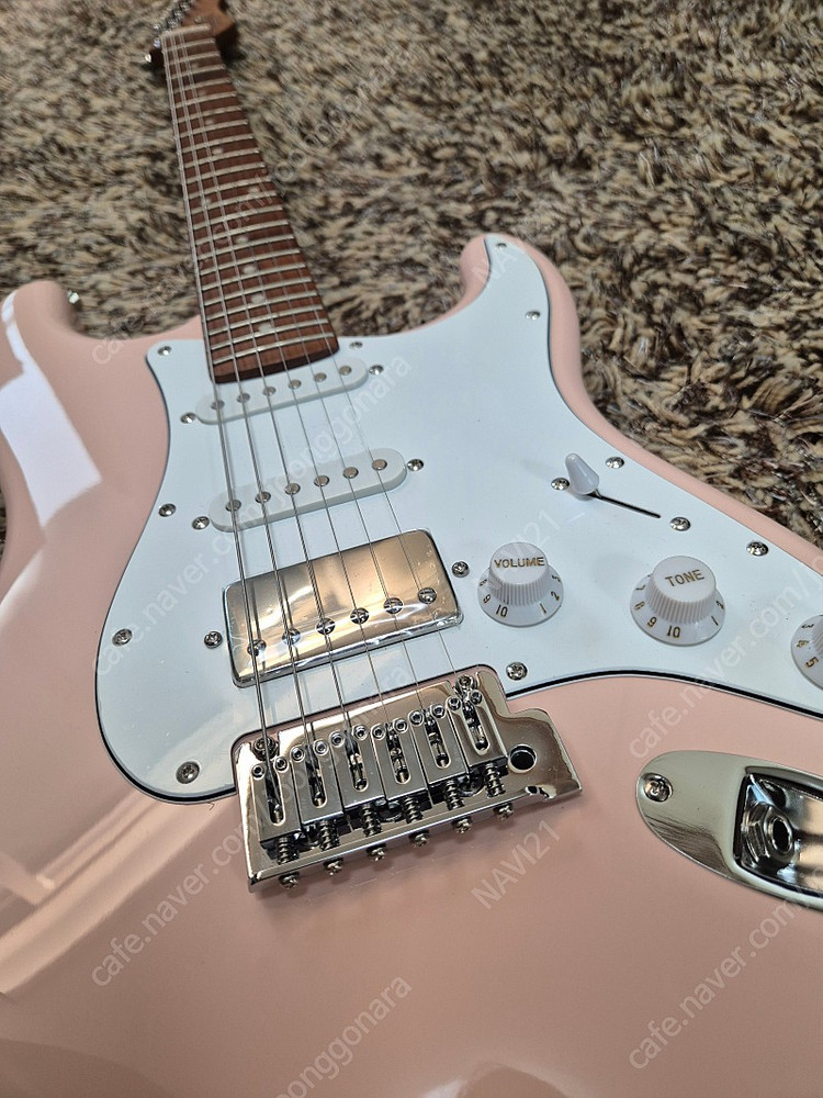 코로나 스탠다드 플러스 (Corona Standard Plus ST) 스트라토케스터 팝니다.--2