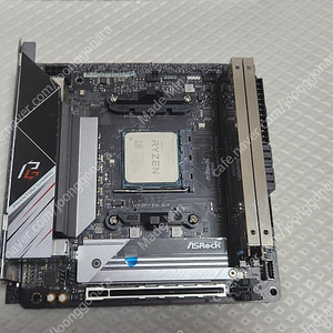 5700x + Asrock b550i + 4000cl15 16g itx보드셋 일괄판매합니다.